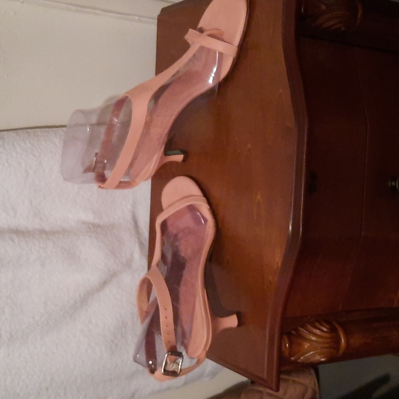 Ladies Sandal - Picture 3 of 4